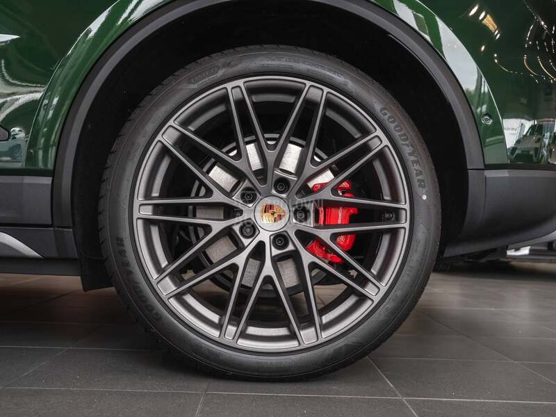 Porsche Macan 4S Electric