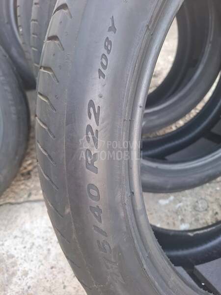 Pirelli 275/40 R22 Letnja