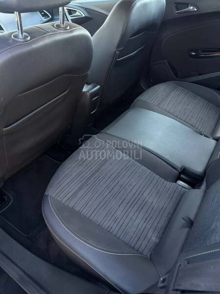 Opel Astra J 
