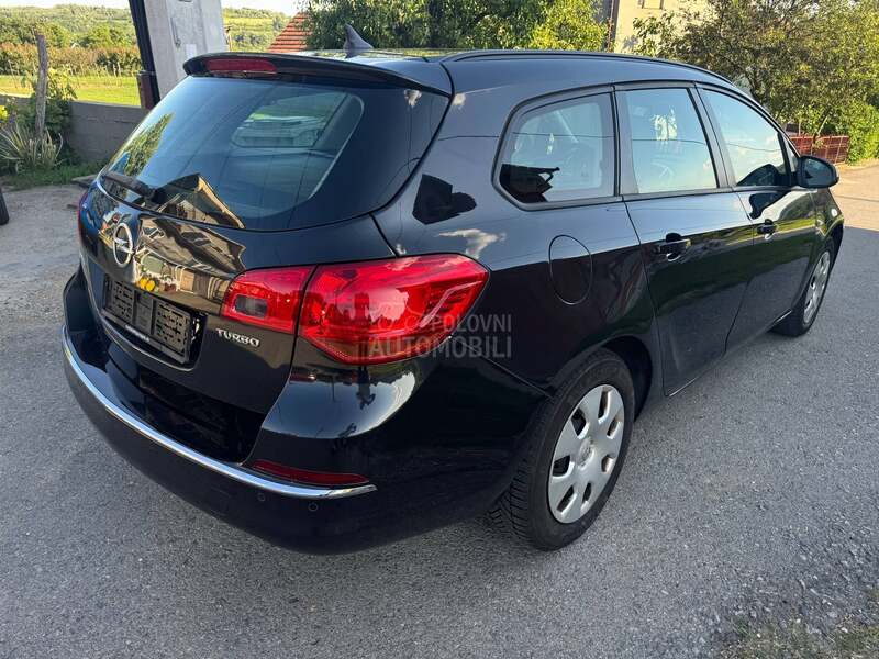 Opel Astra J 
