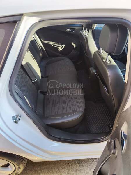 Opel Astra J Restiling