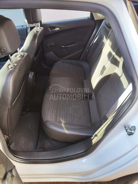 Opel Astra J Restiling