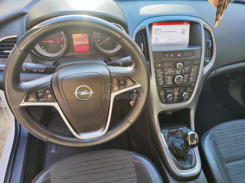 Opel Astra J Restiling