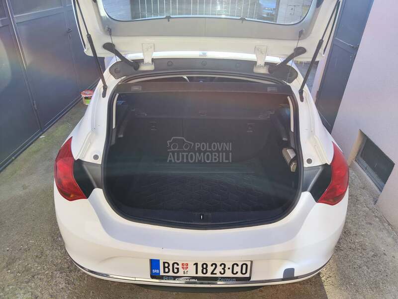 Opel Astra J Restiling
