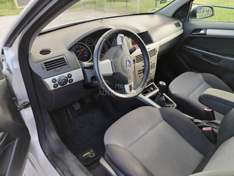 Opel Astra H 1.6 c van CH