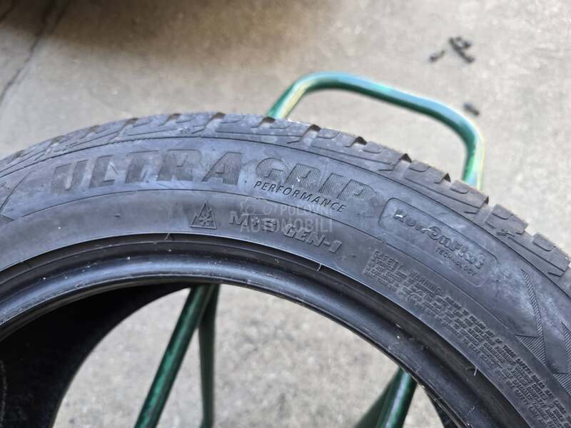 Goodyear 225/55 R17 Zimska