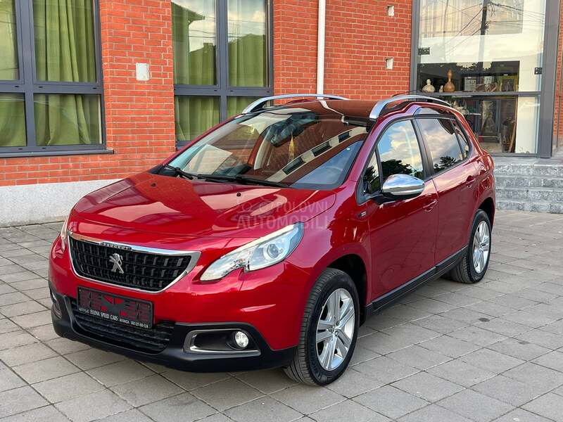 Peugeot 2008 1,2b fabrika