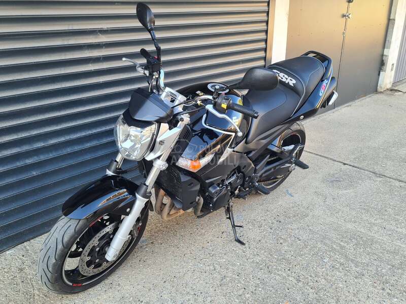 Suzuki GSR 600