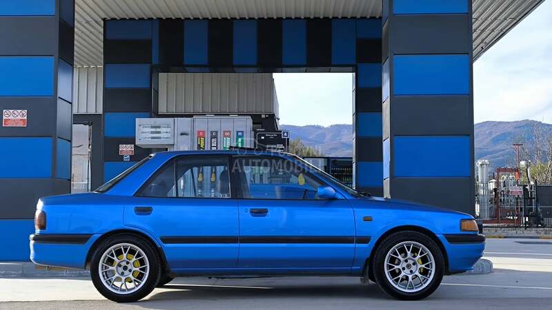 Mazda 323 