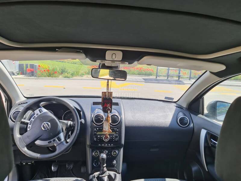 Nissan Qashqai + 2 
