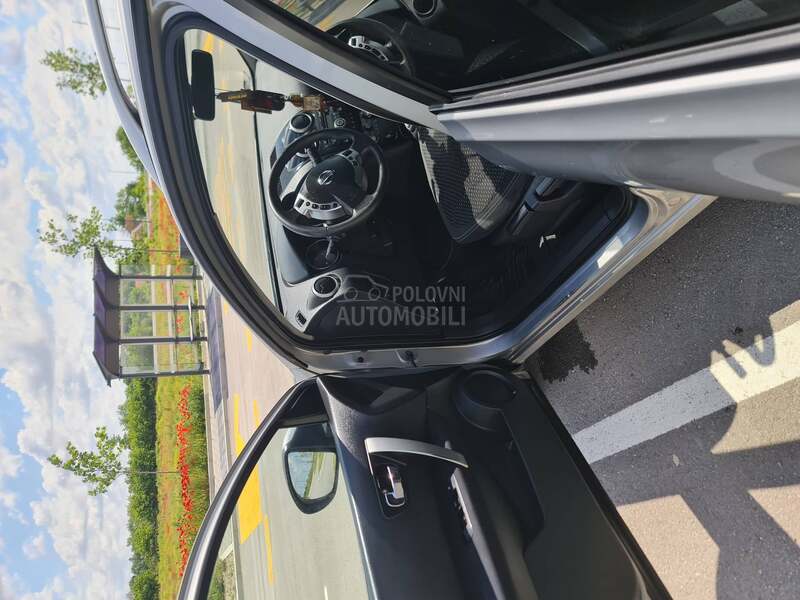 Nissan Qashqai + 2 
