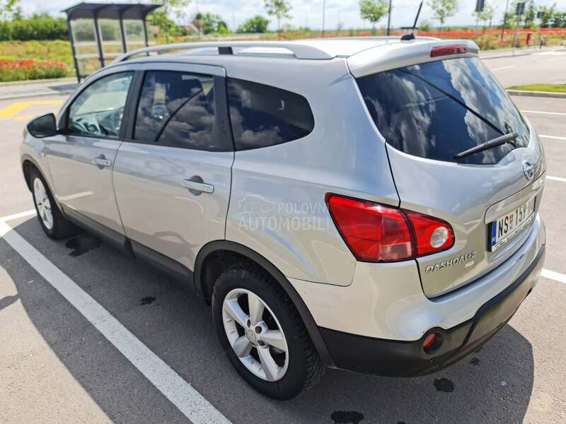 Nissan Qashqai + 2 