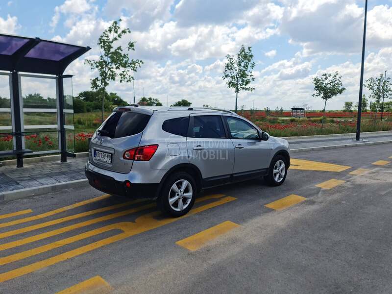 Nissan Qashqai + 2 