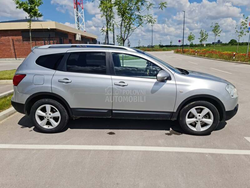 Nissan Qashqai + 2 