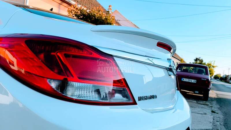 Opel Insignia ECO /NAVVI/ FABRIKA
