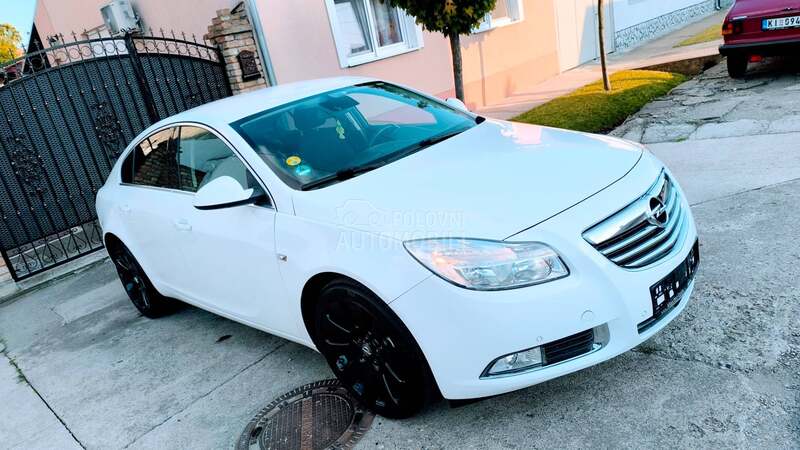 Opel Insignia ECO /NAVVI/ FABRIKA