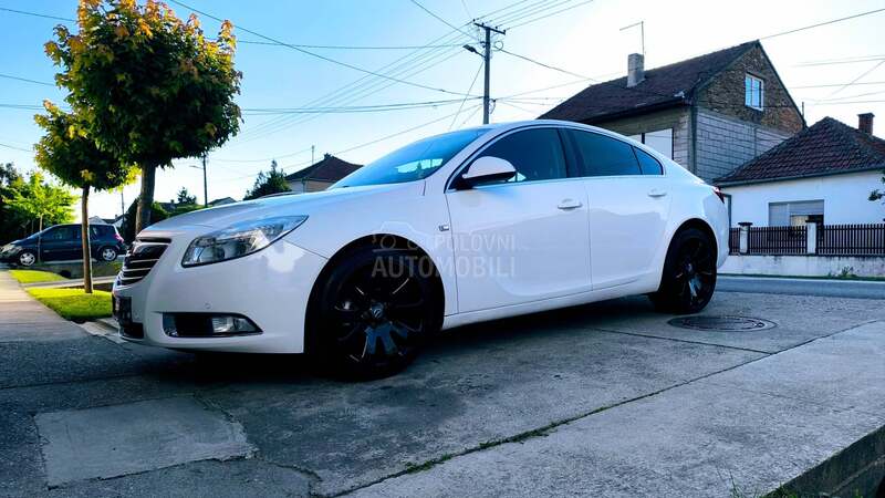 Opel Insignia ECO /NAVVI/ FABRIKA