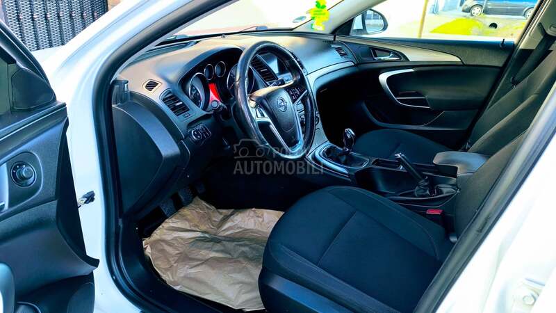 Opel Insignia ECO /NAVVI/ FABRIKA