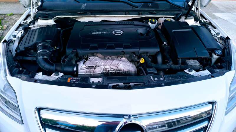 Opel Insignia ECO /NAVVI/ FABRIKA