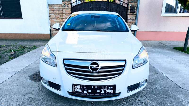Opel Insignia ECO /NAVVI/ FABRIKA