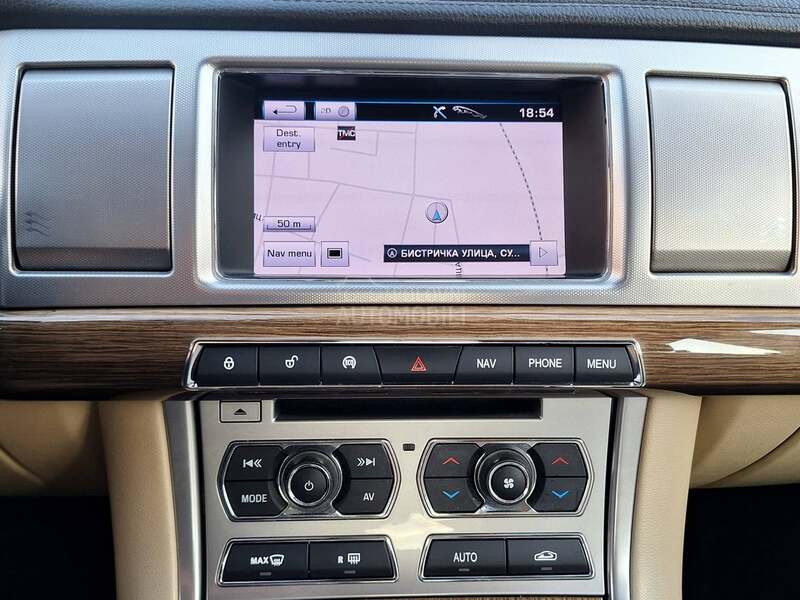 Jaguar XF POGLEDATI TEXT