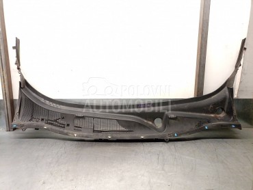 Plastika kod brisača i šoferke za Nissan Juke od 2010. do 2018. god.