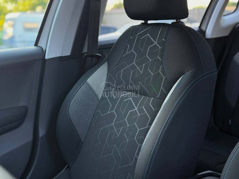 Peugeot 2008 Style/Kamera/MT5