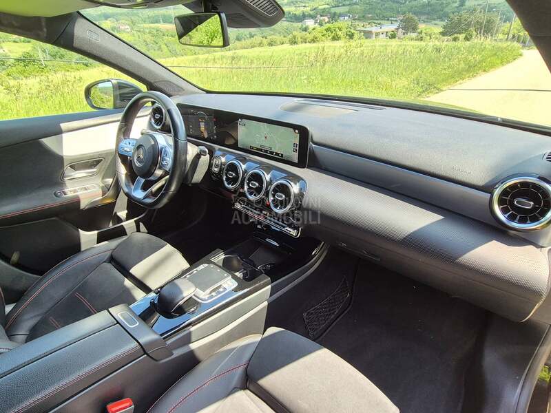 Mercedes Benz A 180 AMG black.edition