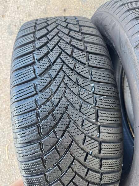 Bridgestone 215/55 R17 Zimska