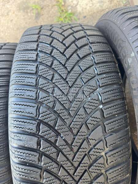 Bridgestone 215/55 R17 Zimska
