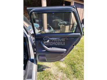 tapaciri sa mrezicom za Audi A4 od 2001. do 2004. god.