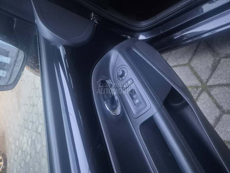 Volkswagen up! 1.0 2013