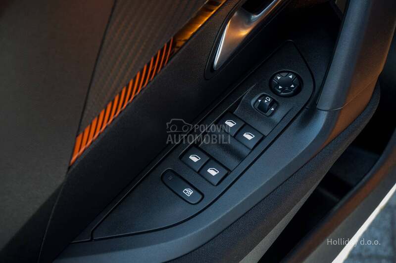 Peugeot 2008 1.2Pure tech Aut