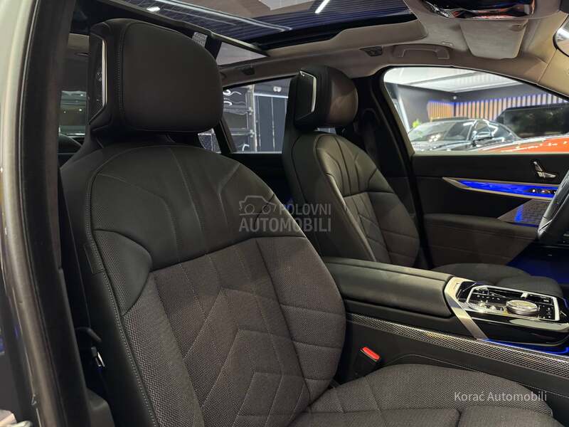 BMW M760e GRAN LUSSO TV SKYL