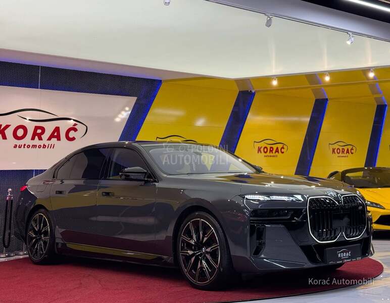 BMW M760e GRAN LUSSO TV SKYL