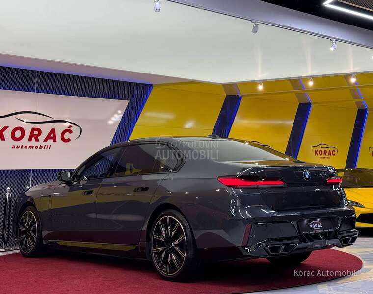 BMW M760e GRAN LUSSO TV SKYL