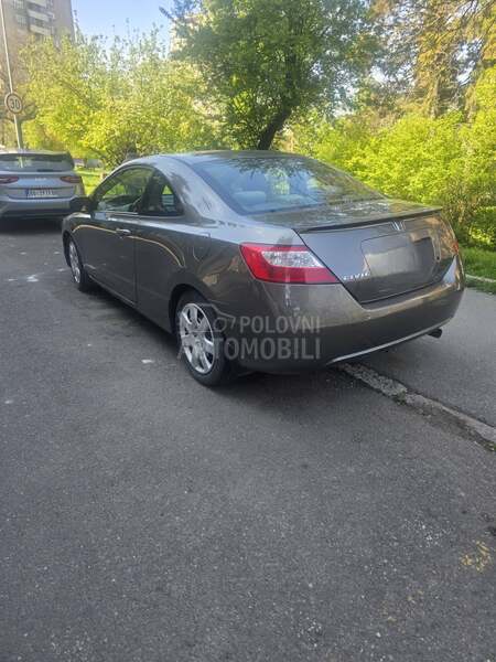 Honda Civic lx coupe 1,8