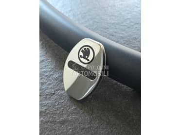 Sivi poklopci unutra brava za Škoda Ostalo