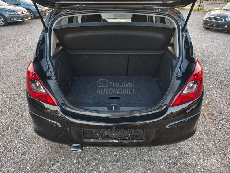 Opel Corsa D 1.4 COSMO