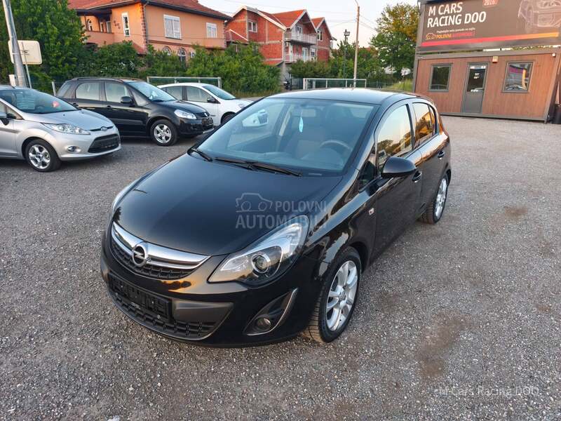 Opel Corsa D 1.4 COSMO