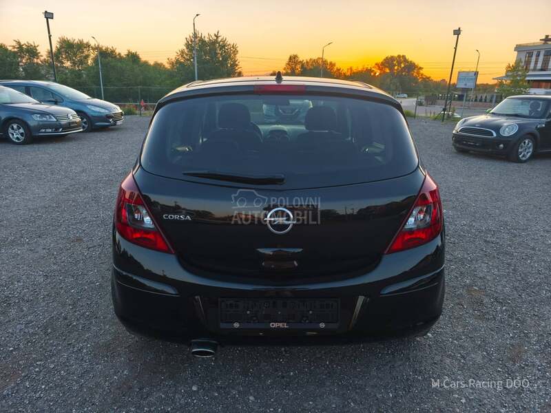 Opel Corsa D 1.4 COSMO