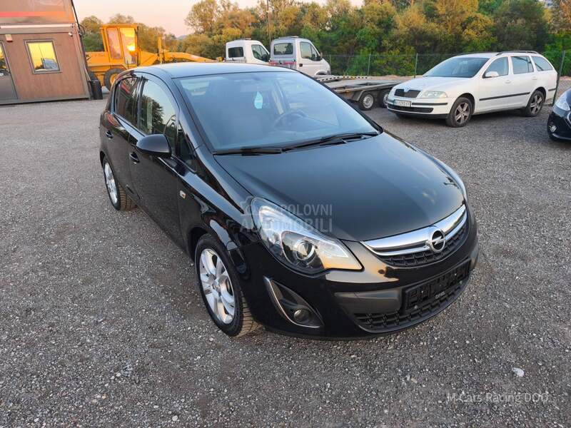 Opel Corsa D 1.4 COSMO