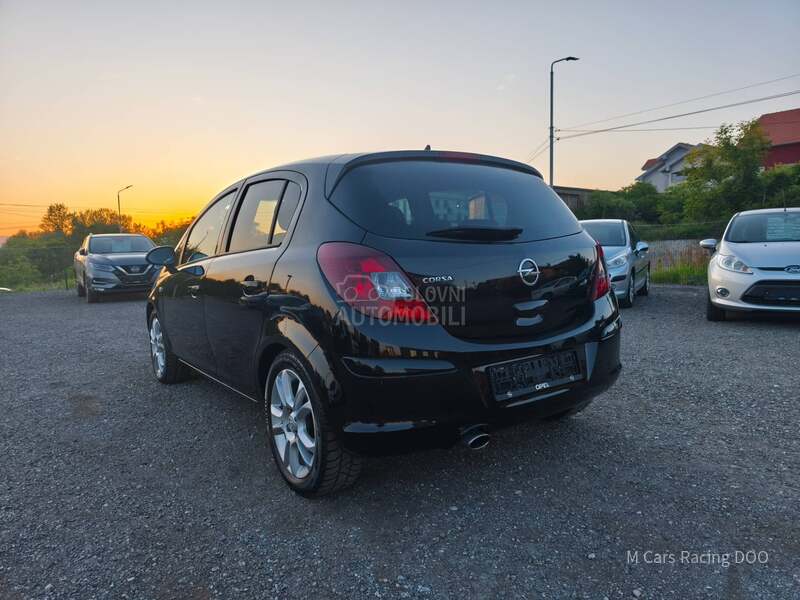 Opel Corsa D 1.4 COSMO