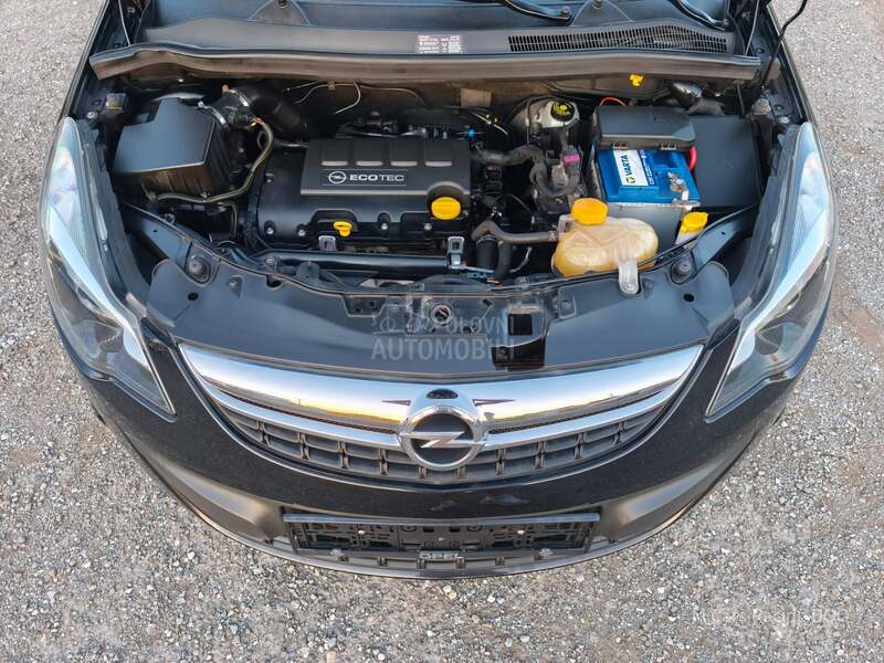Opel Corsa D 1.4 COSMO