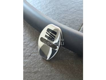 Sivi poklopci unutra brava za Seat Ostalo