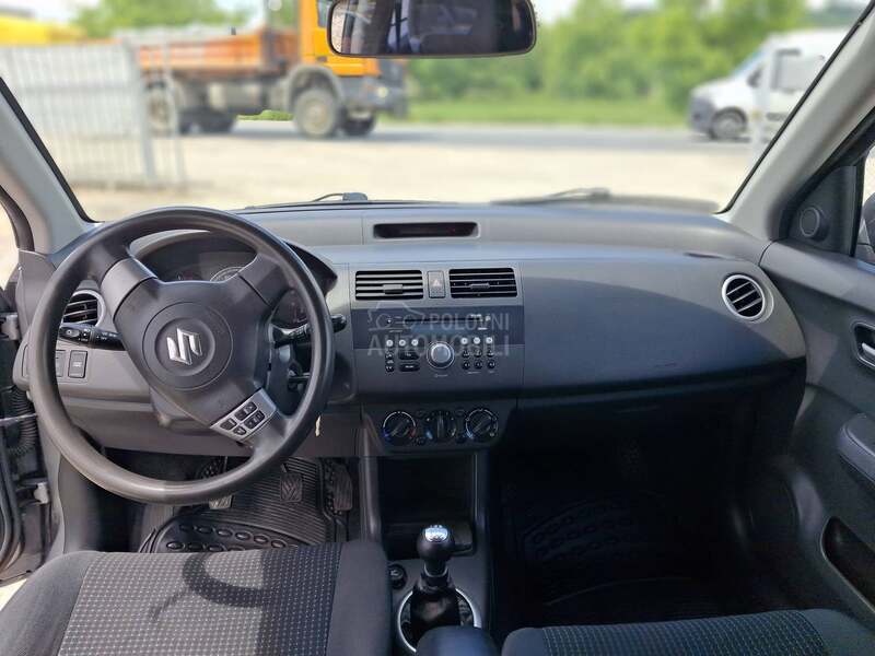 Suzuki Swift 1.3 b