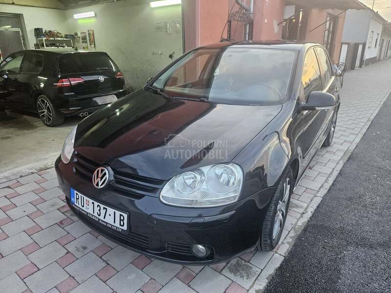 Volkswagen Golf 5 1.6 8v