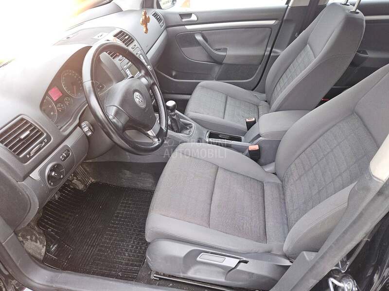 Volkswagen Golf 5 1.6 8v