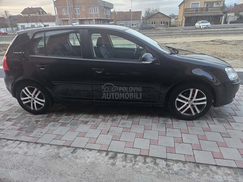 Volkswagen Golf 5 1.6 8v