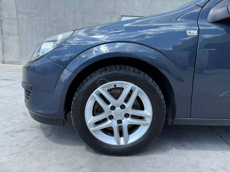Opel Astra H 1.9CDTI ELEG KAONOV